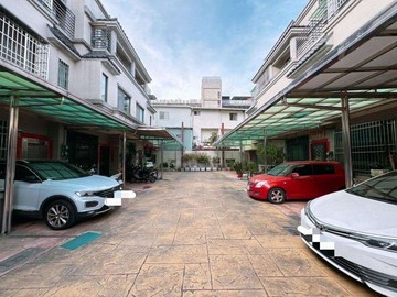 來電看兩戶！烏日捷運站宅４房前院停車！稀有震後宅｜台中市烏日區大同七街