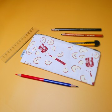 聖誕禮物首選 倉敷帆布文具圖案印花筆袋 1件 紅色鉛筆與削鉛筆屑