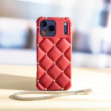 iPhone 17 Pro Max 手機殼時尚銀色寶石絎縫設計