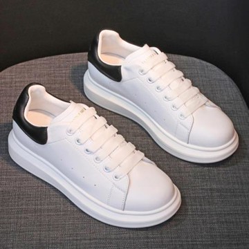 今年流行的真皮小白鞋女2025年ins新款厚底4cm春天休閑運動鞋板鞋