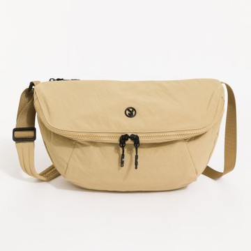 PLAYBOY - 斜背包  Traveler系列 - 卡其色