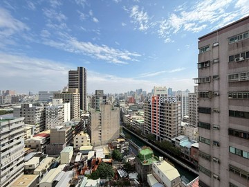 首購收租首選【新樓中樓】高樓層邊間、衛浴開窗＋車位｜高雄市三民區南台路