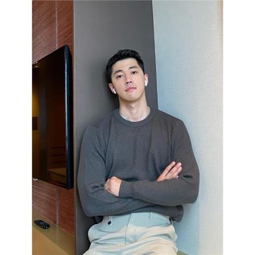 烏素mirror 2024秋季新品男士純色圓領彈力針織羅紋打底衫毛衣線