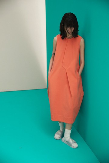 斜打褶無袖洋裝