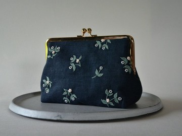 【訂製商品】【海軍藍】串珠刺繡小花 零錢包