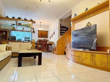 近莊敬國小/陽台進出/雙陽台4房+平面車位｜高雄市三民區大裕路