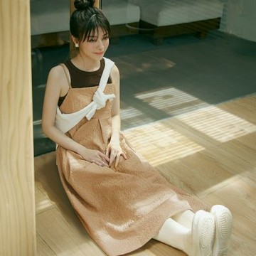 OB嚴選中大尺碼-日系立體壓紋可調節吊帶洋裝《DA10164》
