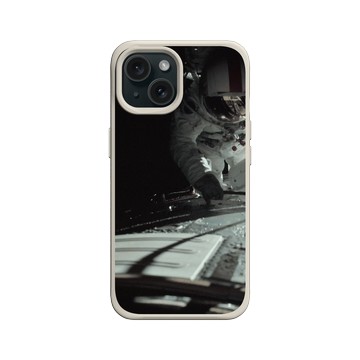 iPhone 15 SolidX 貝殼灰 - NASA - Apollo 17 - Astronaut Evans Trans-Earth Coast
