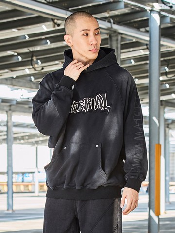 薄絨貼布繡袖子文字印花帽T