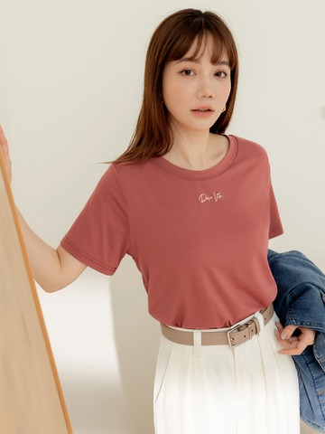 極簡質感電繡標語上衣