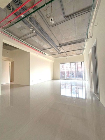 《璞園丹陽全新附雙車》買賣樓找逸柔｜台北市中正區丹陽街