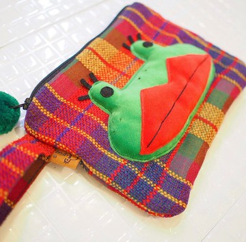 E*group 阿蛙  紅紫格子  口水手機袋 口水手提零錢包 手提包