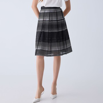 ILEY伊蕾 黑白線條合摺紗裙(黑色；M-XL)1242012142