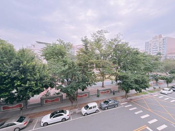 近六合夜市捷運站景觀樹梢第一排四房｜高雄市前金區瑞源路