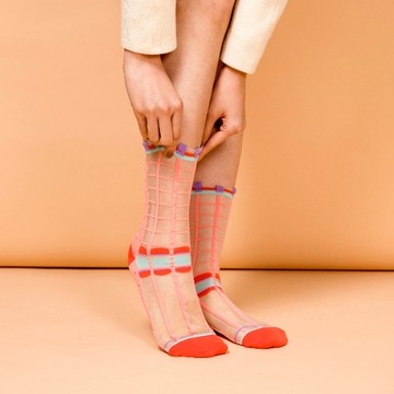 英國PAPERSELF 幾何系列｜鮭魚粉-點點格子透紗中筒襪