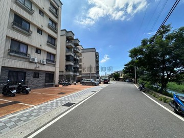 吳厝二房電梯美華廈雙+雙平面車位｜新竹縣湖口鄉吳厝路