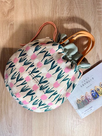 【現貨】小花球散步束口包 / 春日花信鬱金香款