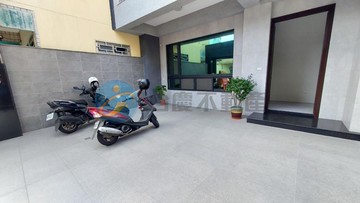 屏東中正蛋黃區 | 大面寬雙車電梯別墅｜屏東縣屏東市中正路