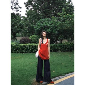 假兩件可愛花朵吊帶連衣裙女夏季小眾寬松紅色無袖背心裙短裙子