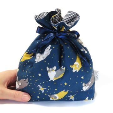 用流星和Kisekirei束帶袋穿過天空的Kogichaku Corgi