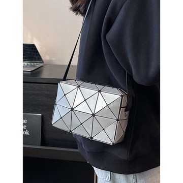 日系銀色新款女包包迷你斜挎手機包丘比特菱格幾何單肩小包鑰匙包