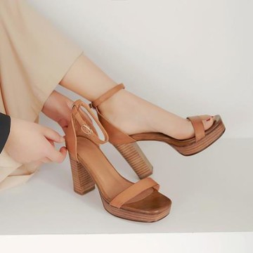 2022夏季新款高跟鞋棕色復古露趾羅馬涼鞋真皮粗跟防水臺女鞋簡約