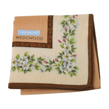WEDGWOOD 品牌優雅草莓蔓藤邊字母LOGO圖騰帕領巾(卡其系/50CM)