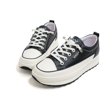 Jake 復古俏皮真皮休閒鞋小白鞋