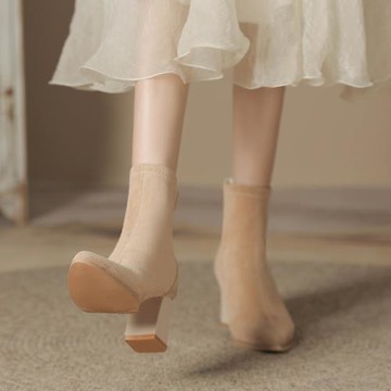 小碼313233高跟絨面尖頭短靴女顯瘦不累腳中筒靴加絨粗跟瘦瘦靴女