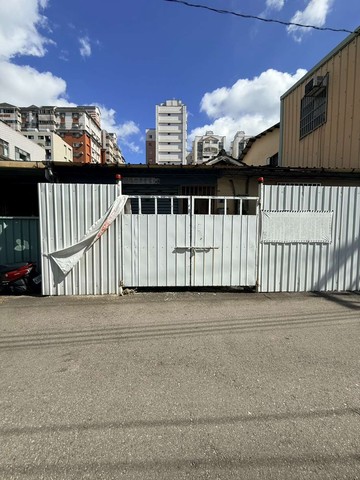 樹孝商圈靜巷透天危老重建可改14間套房｜台中市太平區育德路
