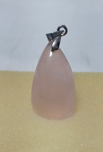 粉晶吊咀復古款式。