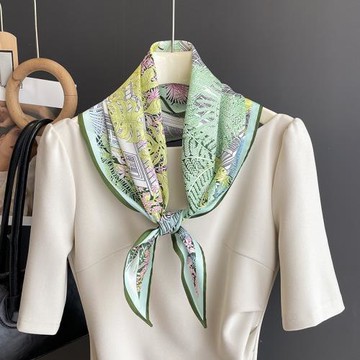 實物很美~韓版春夏顯白綠色菱形三角長領巾圍巾披肩裝飾小絲巾女