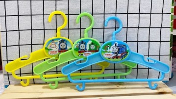 【震撼精品百貨】湯瑪士小火車_Thomas & Friends~湯瑪士~日本3入衣架-*05417