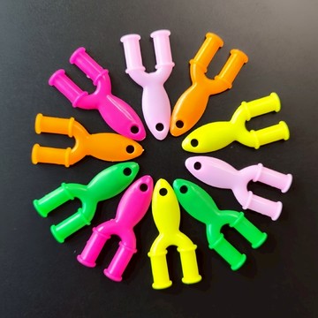 台灣現貨 橡皮筋編織器 多巴胺顏色 顏色隨機 迷你Y型彈弓 彩虹皮筋編織器 DIY編織橡皮筋工具