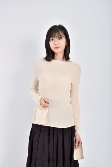 (S) douchanglee質感羊毛針織圓領白色長袖上衣