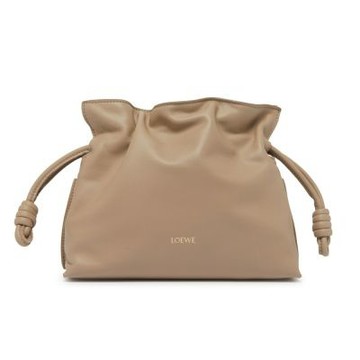 全新福利品 LOEWE 羅威  Mini Flamenco Clutch 迷你 扭結束口 皮革 手拿包 肩背包 斜背包 沙色