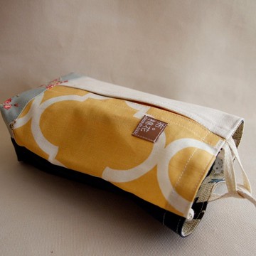 帆布掛式面紙套 抽取衛生紙面紙盒 白色胚布 黃色窗花 些微瑕疵