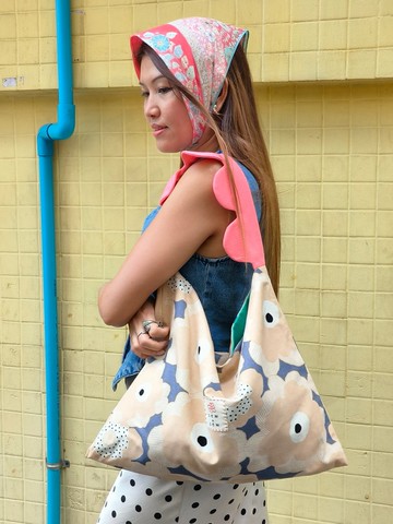 老式玫瑰花日本流浪漢包雙麵包 配藍色花形肩帶