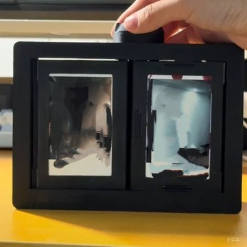 🔥桃園有貨🔥旋轉相框旋轉式3D打印展示架360度拍立得機械翻頁卡冊炫酷 WZEC