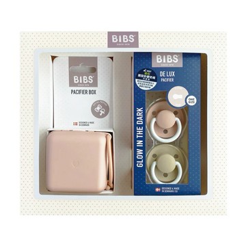 細心呵護我的寶貝👶【BIBS】[收禮者可自選] De Lux 安撫奶嘴禮盒組 - 夜光款 (共2色可選) 加贈BIBS高級紙提袋&精美賀卡｜新生兒禮 彌月禮 新手爸媽 月子中心 探視禮 送禮推薦