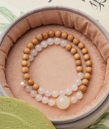 天然藕粉和田玉搭配老山檀雙圈手串 清甜冰潤 徐徐而來的檀木奶香