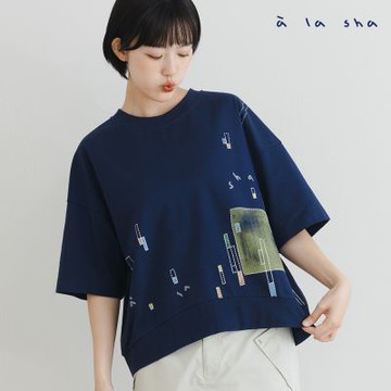 a la sha 仿繡印花寬鬆上衣