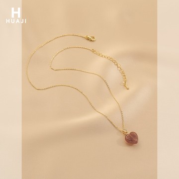 花跡粉色草莓晶桃心吊墜項鏈女小眾設計感高級簡約鎖骨鏈愛心頸鏈