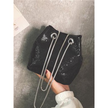 時尚雅妮新款鋁片女包斜挎包鏈條包女閃亮款水桶包旅游度假單肩包