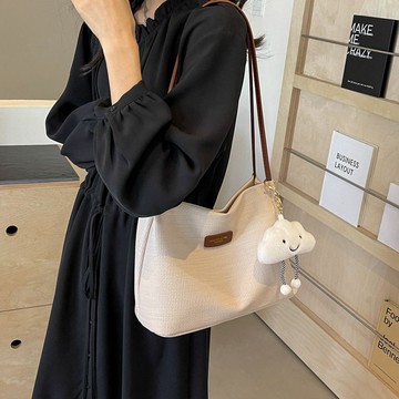 免運🎀 高級感包包女 2025新款時尚質感單肩包 流行洋氣百搭通懃包 大容量水桶包 託特包 肩背包 腋下包 帆布包包女