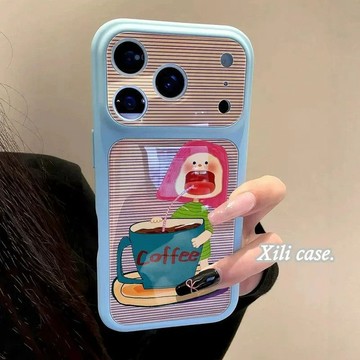 ✨iPhone手機殼✨條紋涂鴉咖啡女孩適用蘋果17PROMAX手機殼iPhone16玻璃15防摔14/1
