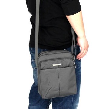 2025春夏新款男士休閑單肩斜跨包防水尼龍牛津布背包時尚旅游包郵