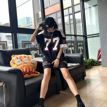 本土出貨 大碼球衣 美式數字球衣 冰球服 設計感77號美式冰球服潮牌復古棒球服短袖青少男款歐美高街t恤N R