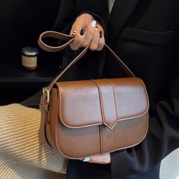 小包包女2023春夏新款百搭復古馬鞍包時尚質感單肩腋下包斜挎包女