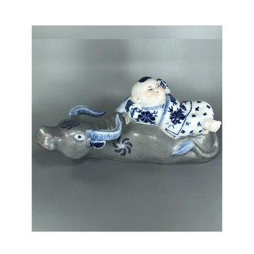 景德鎮陶瓷雕塑馮文新牧童騎牛青花瓷手繪童子居中式復古裝飾擺件